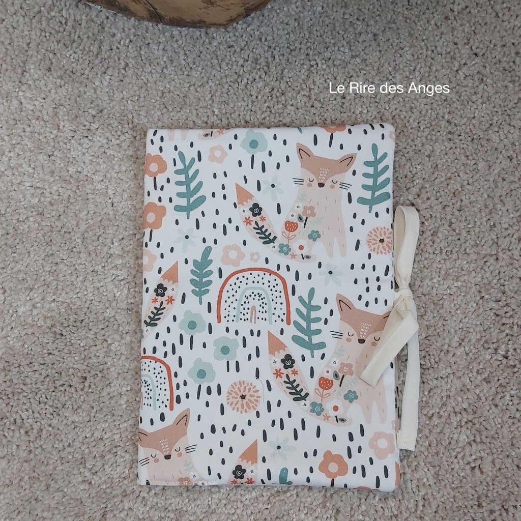 Protege Carnet De Sante Pour Bebe Personnalisable Le Rire Des Anges